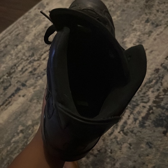 These are Air Jordan 6 Retro Oreo. - Picture 5 of 10